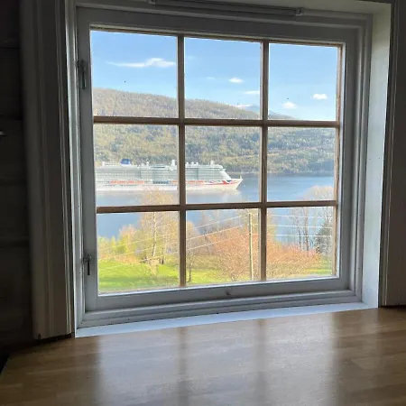 - Faleide - Fjord View Holiday home *