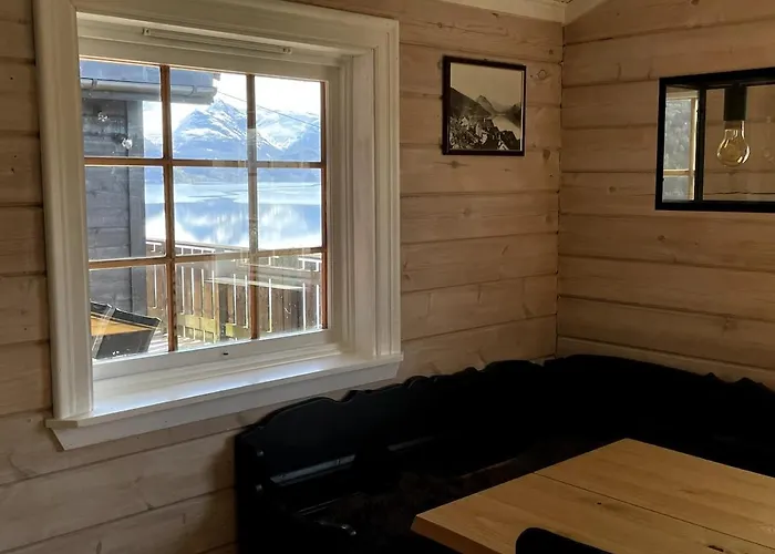 度假居 - Faleide - Fjord View *
